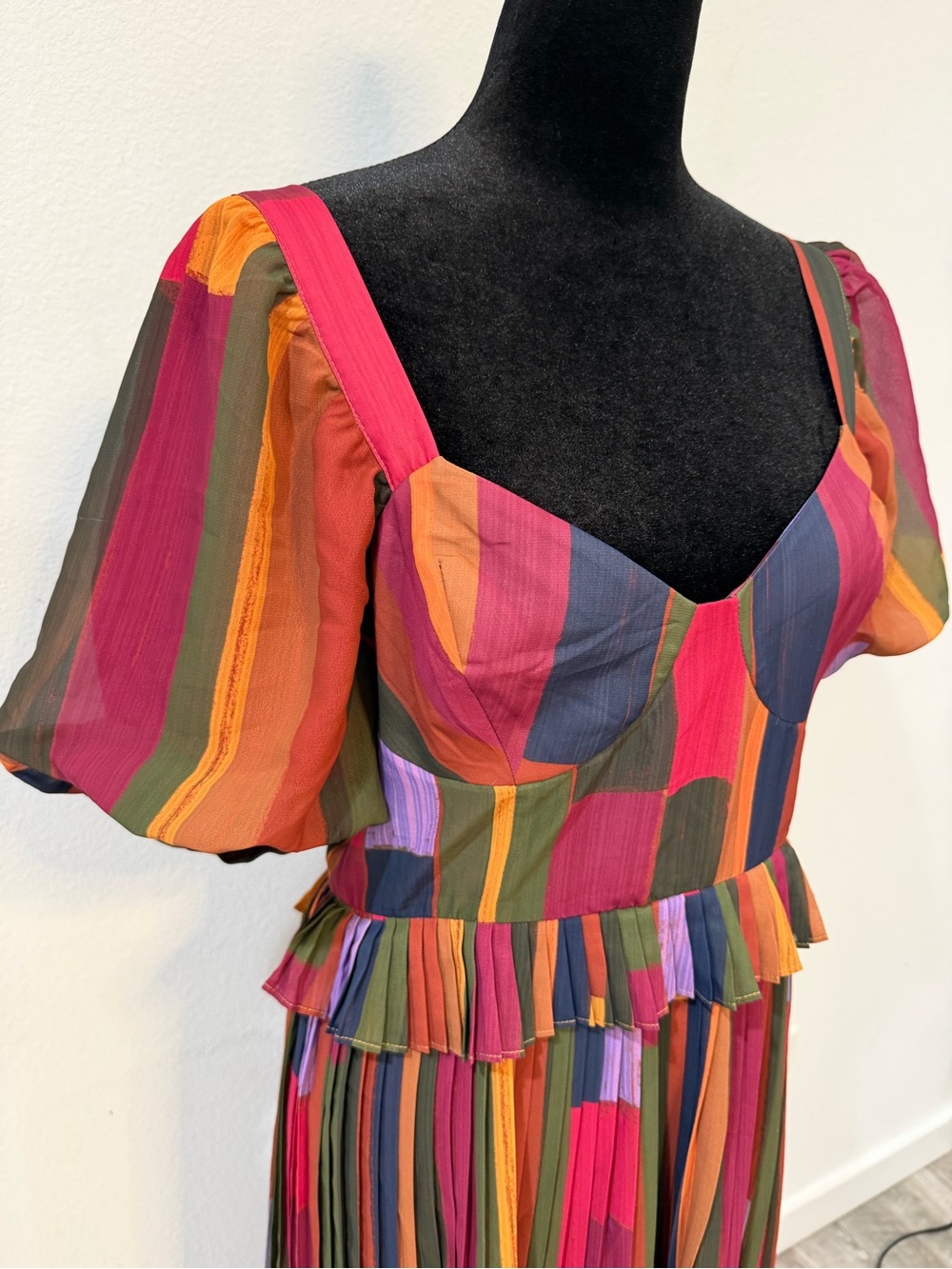 Farm Rio Multicolor Pleated Maxi Dress Puff Sleeve Sweetheart Neckline Size M - Picture 3 of 7